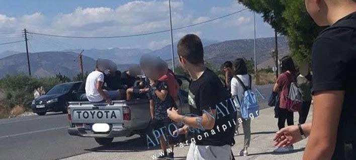 Καρότσα αγροτικού αντί σχολικό – Αβέβαιη η συμφωνία υπουργείου και λεωφορειούχων